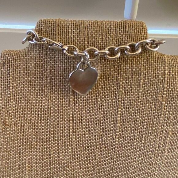 Tiffany & Co Silver 925 Classic Heart Charm Bracelet. Engravable. Pouch - Picture 9 of 11
